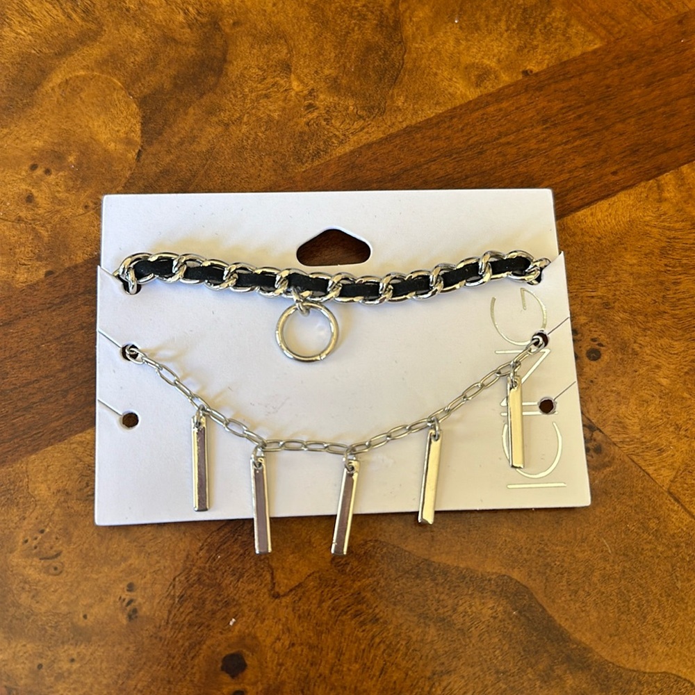 A cute bracelet in the brand icing